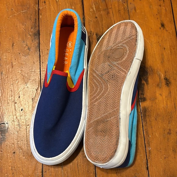ALDIs brand canvas shoes - Picture 3 of 3